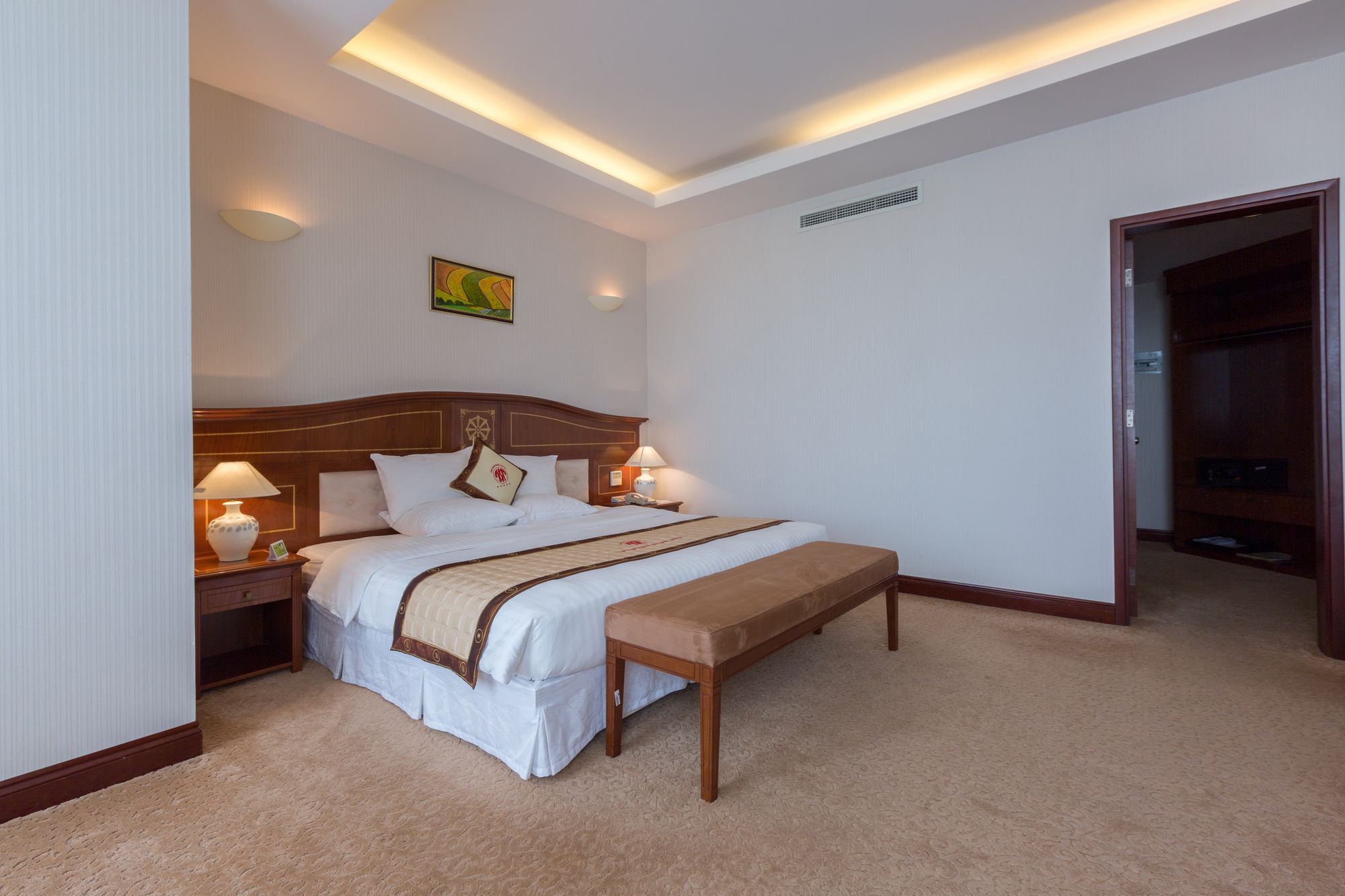 Tan Son Nhat Saigon Hotel Хошимин Экстерьер фото